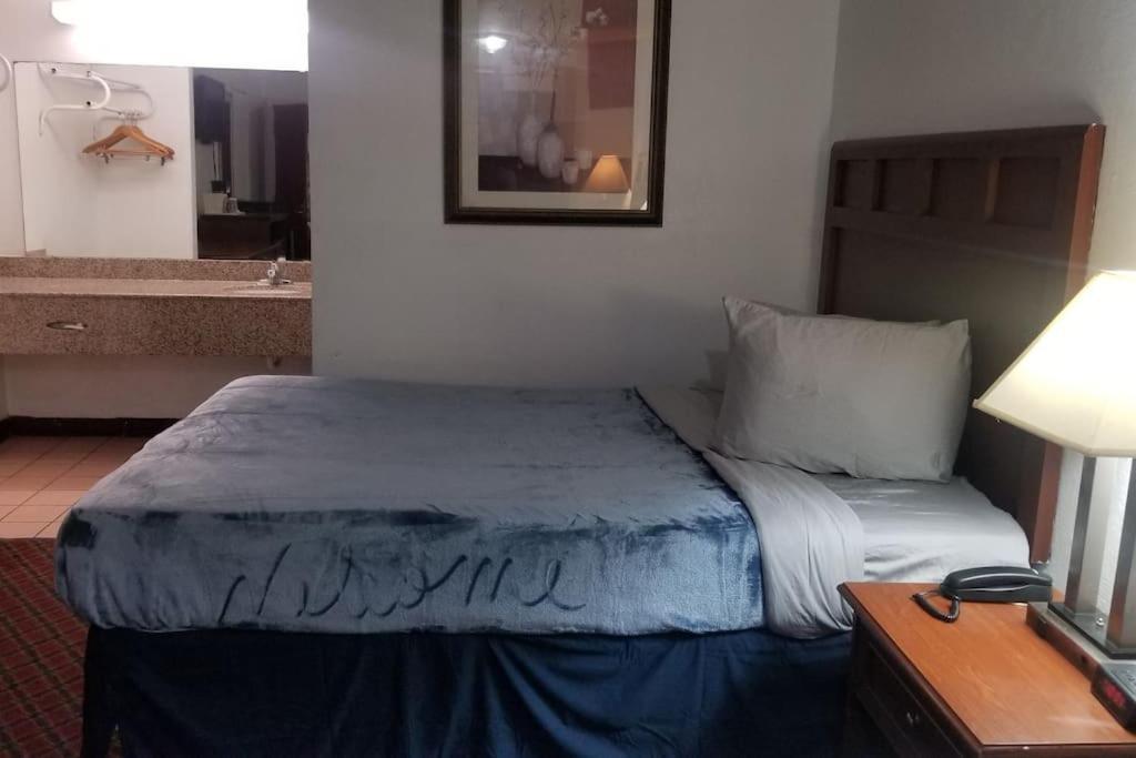 Hotel King Bed Hotel Room 120 Booking Stillwater Kültér fotó
